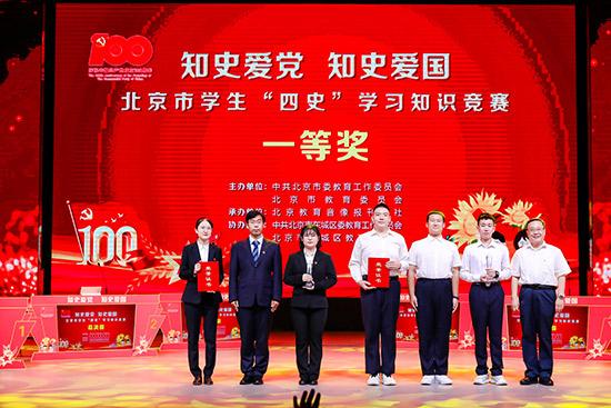 家里老电脑，怎么改装才能玩英雄联盟，哪位大神帮忙，跪谢！游戏画面